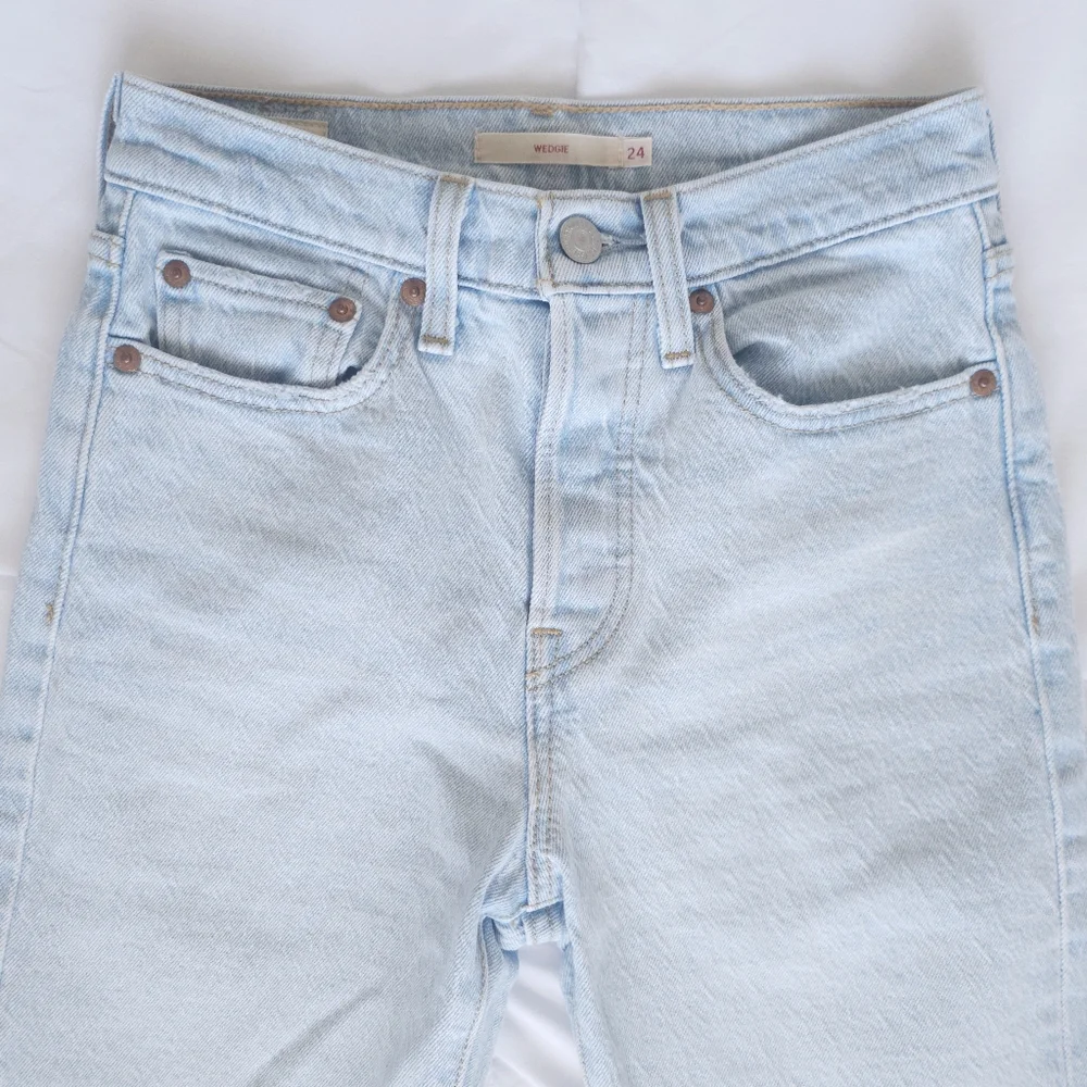 Levi's Light Wash High Rise Wedgie Skinny Ankle Jeans ✨️LIKE NEW✨️ - Picture 6 of 16